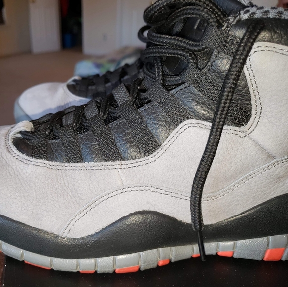Jordan Retro 10 shoes - Picture 6 of 8